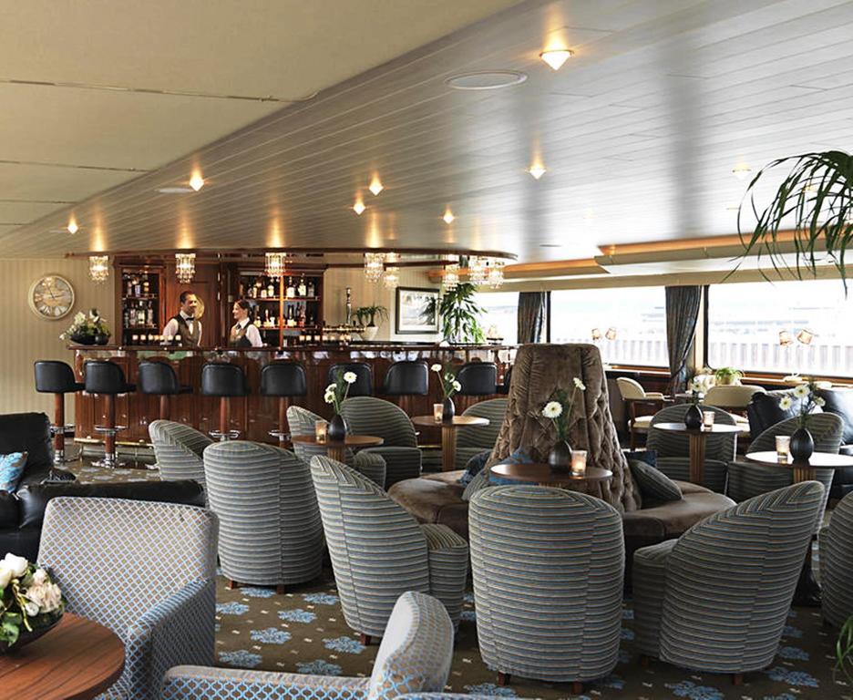 Botel Baxter Hoare Ship Köln